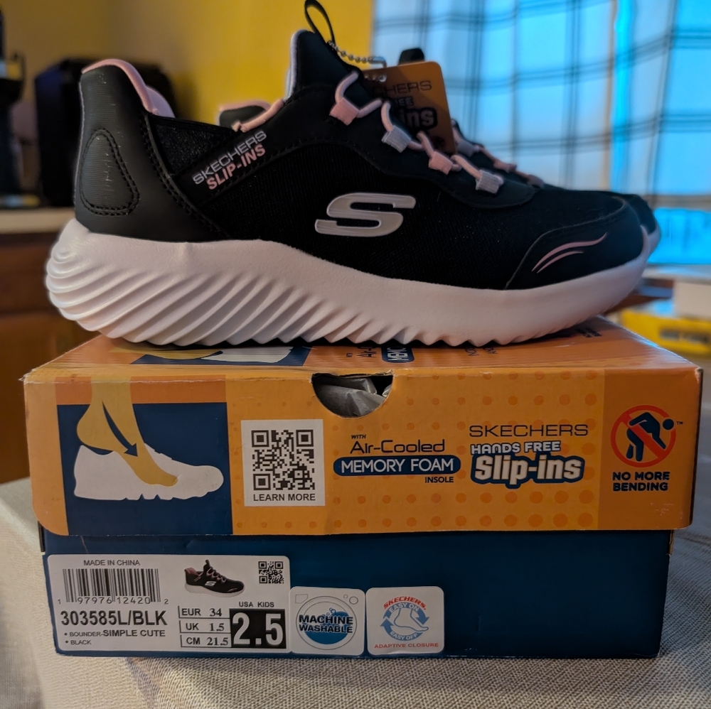 Girls Skechers shoes